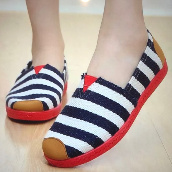 So Cute Canvas Shoes 🇺🇸 🎆 - Picture 1 of 8